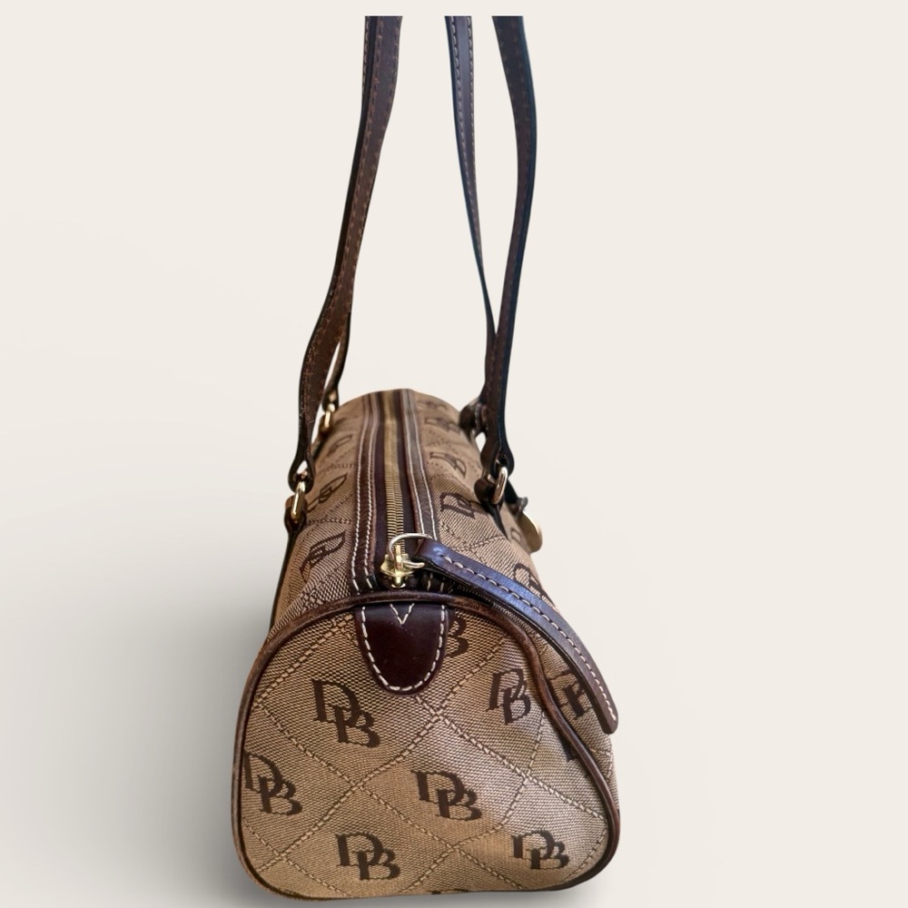 SOLD: Vintage Dooney & Bourke DB Monogram Barrel Bag. - Picture 5 of 9